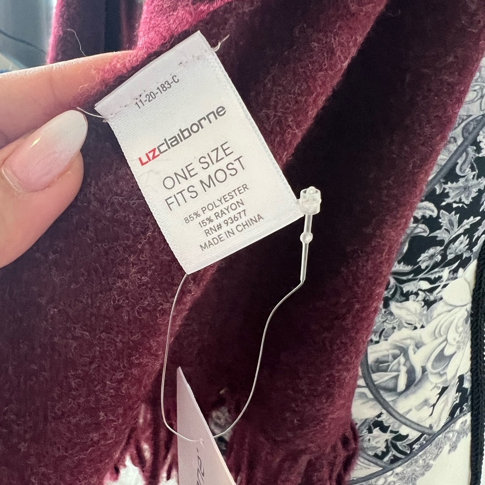 Liz Claiborne Scarf - Picture 2 of 4